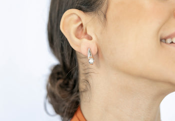 Licia Earrings White Pearls - Benito Jewelry