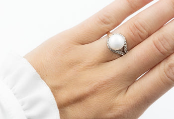 Lidia Ring White Pearl and Zirconia Stones - benitojewelry